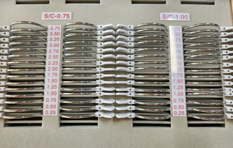 멀티코팅 난시검안렌즈세트 (TJS-240) [S- 0.25 ~ S-3.75D (C-0.25D ~ C-2.00D)]